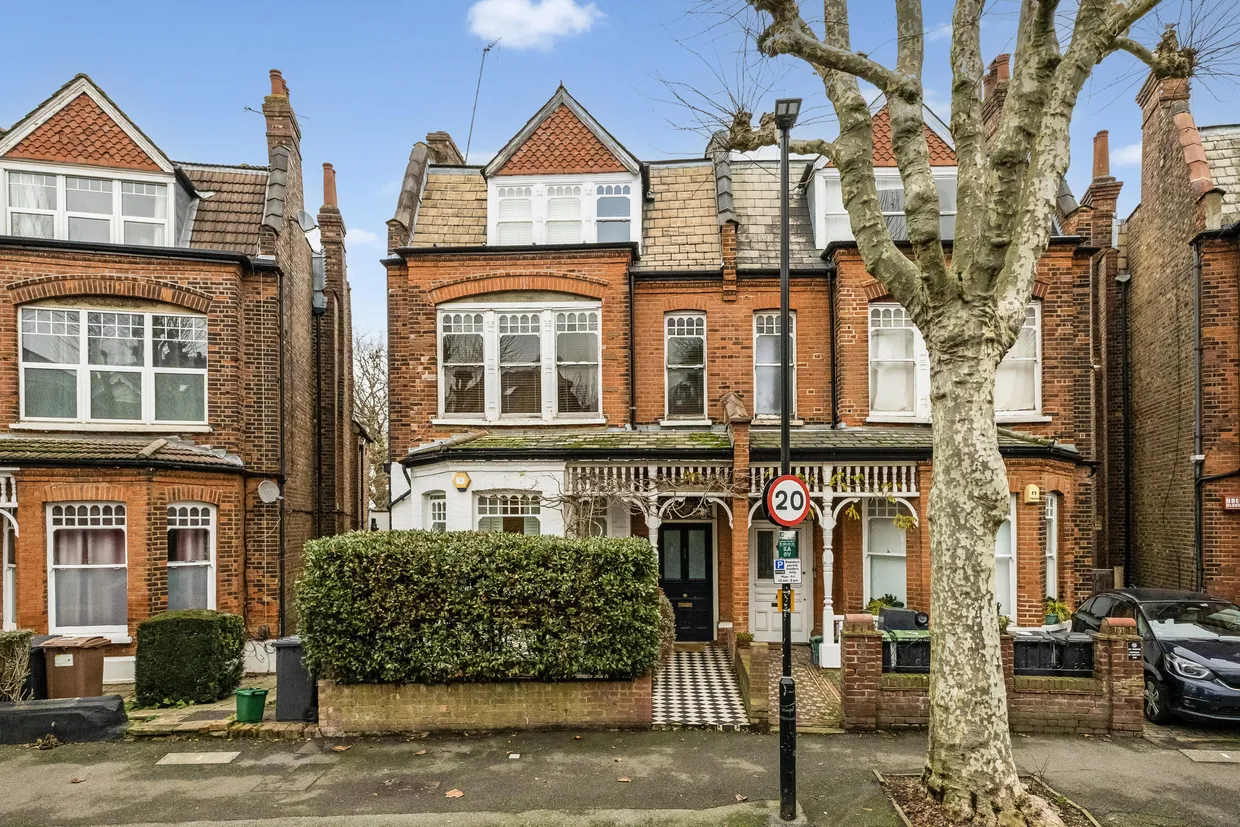 Kings Avenue, London, N10 photo 1