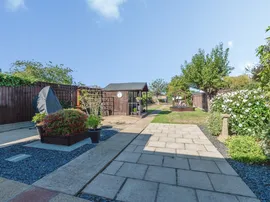 Askwith Road, Rainham thumb 2