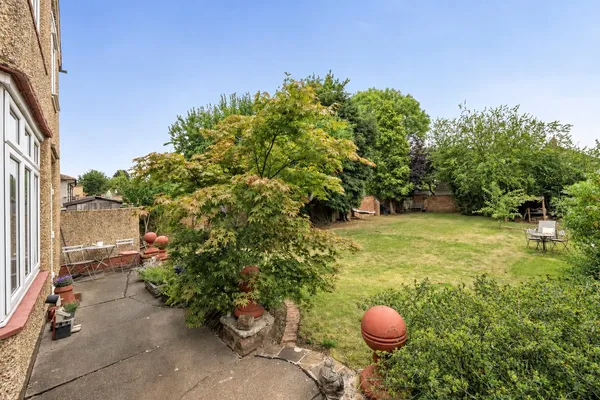 Woodland Avenue, Northampton, NN3 photo 3