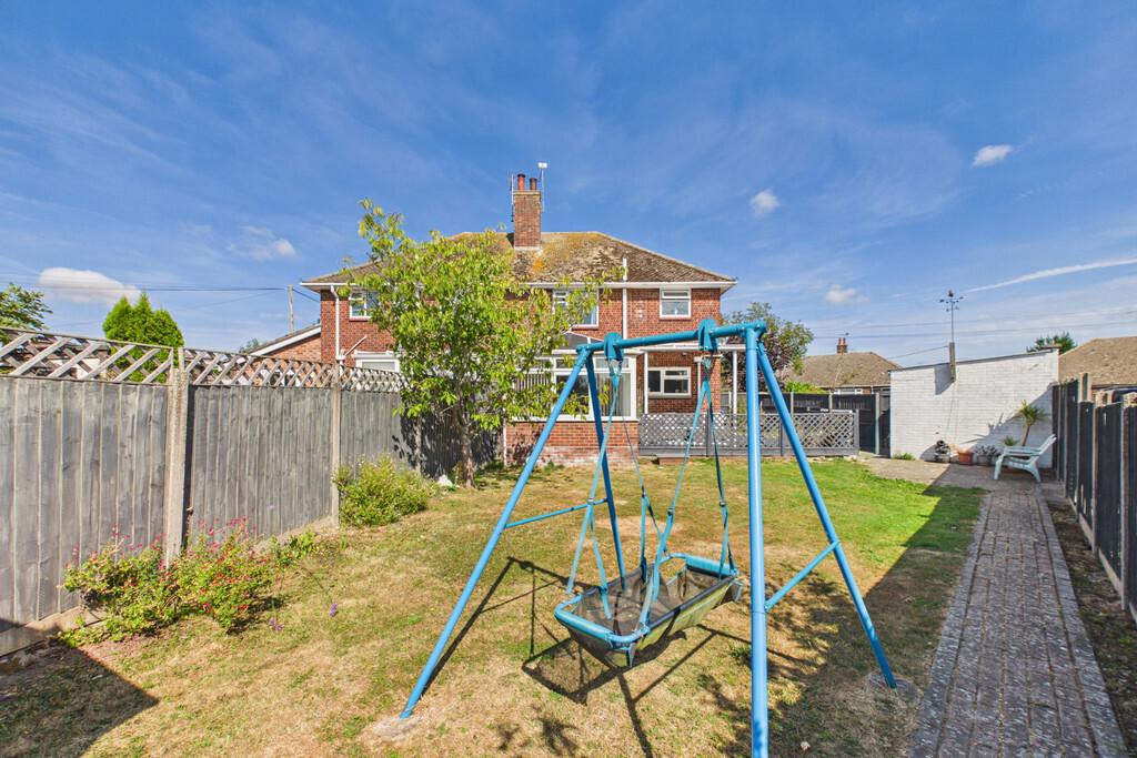 Queens Drive, Halesworth Image 5