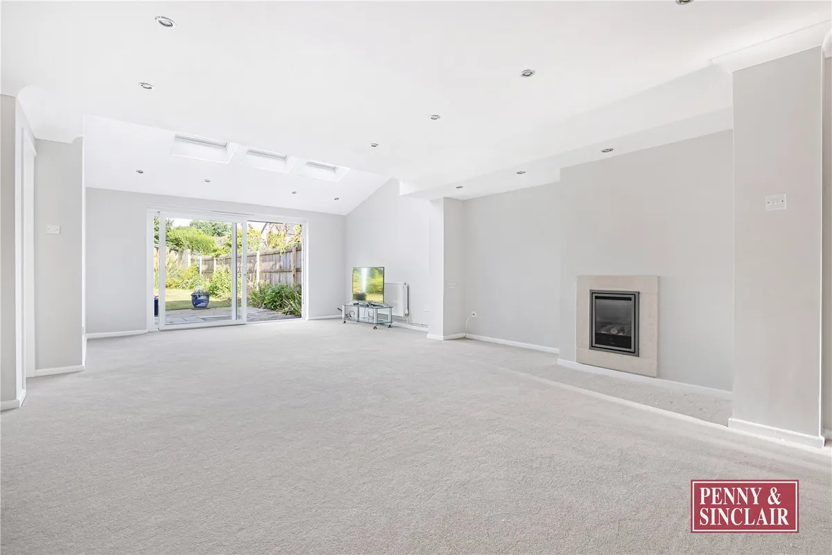 Elizabeth Road, Henley-on-Thames, Oxfordshire, RG9