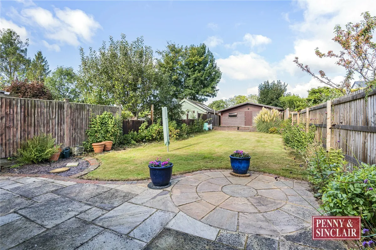Elizabeth Road, Henley-on-Thames, Oxfordshire, RG9