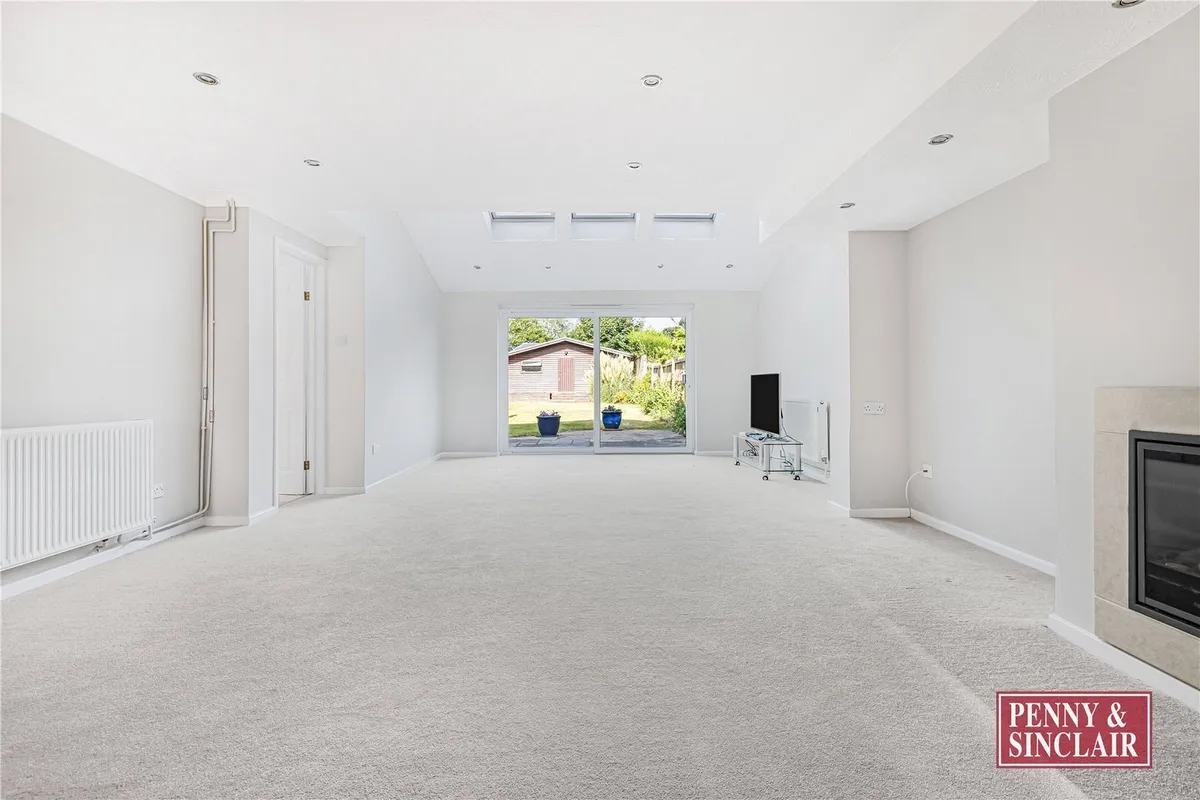Elizabeth Road, Henley-on-Thames, Oxfordshire, RG9