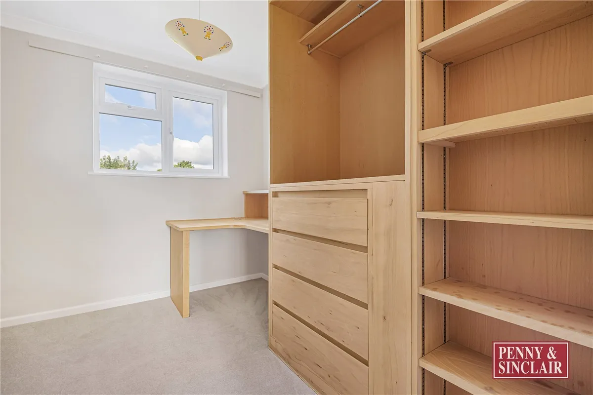 Elizabeth Road, Henley-on-Thames, Oxfordshire, RG9