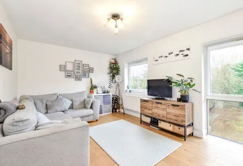 Riverside Close, Kings Langley, WD4