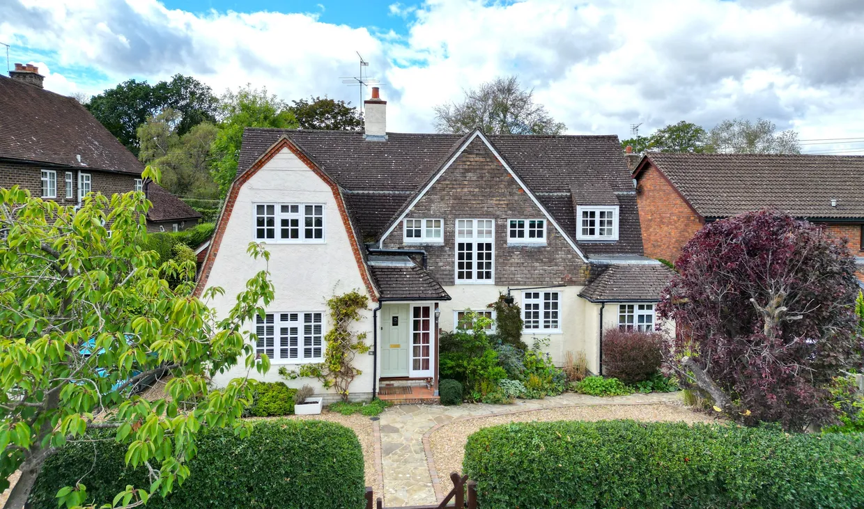 Lancaster Avenue, Farnham, GU9 photo 1