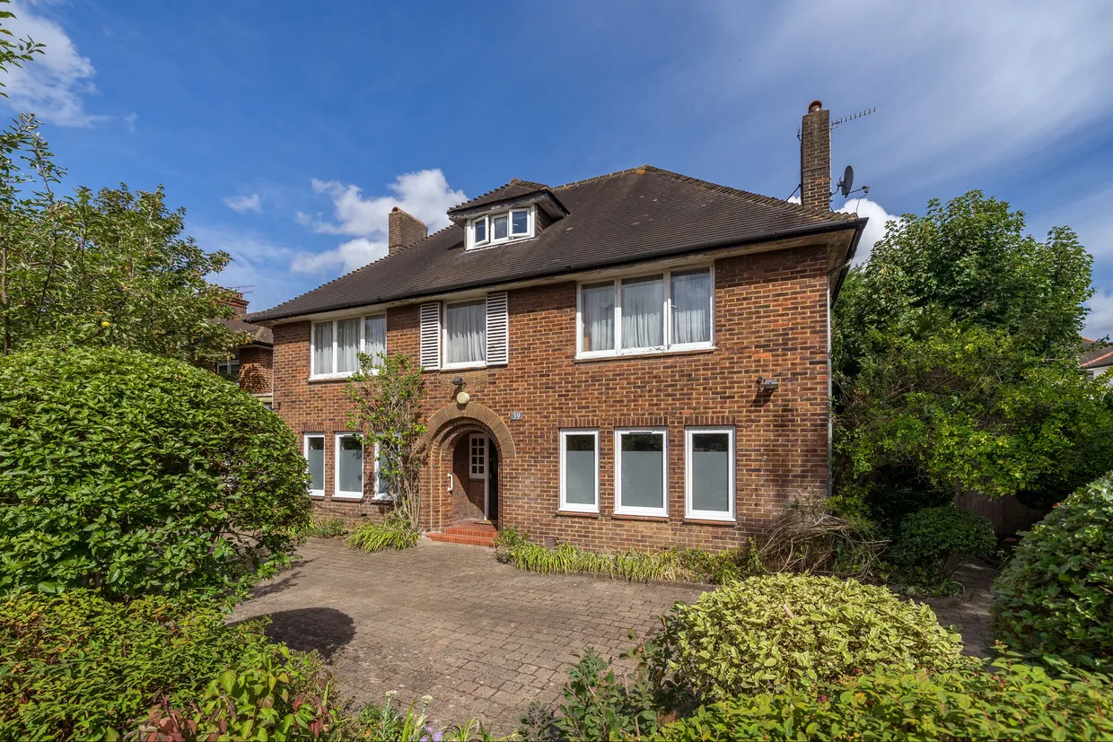 Farm Avenue, London, NW2 photo 1