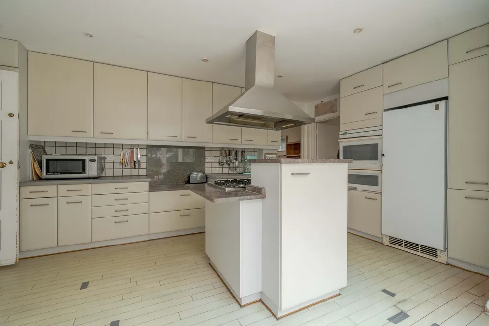 Farm Avenue, London, NW2 photo 5