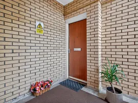 St. Ninian Terrace, Glasgow thumb 2