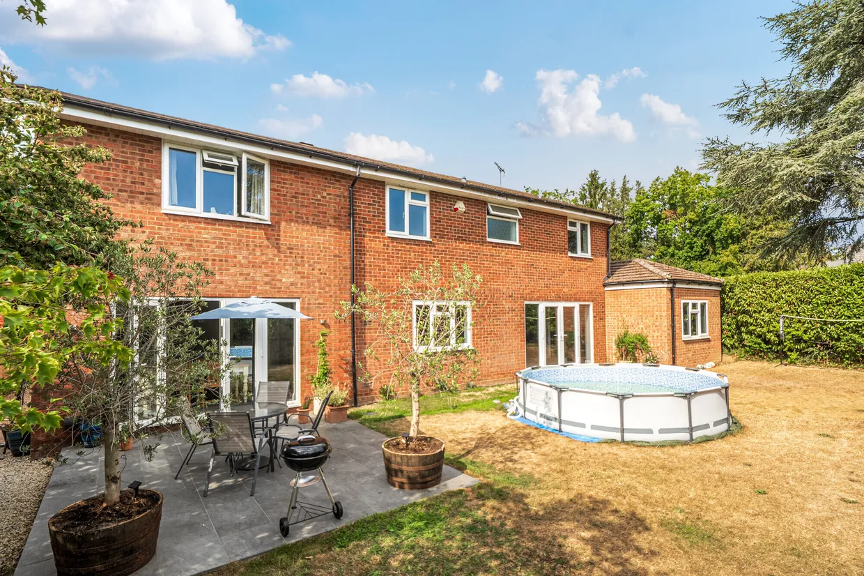 Knottocks End, Beaconsfield, HP9 photo 18