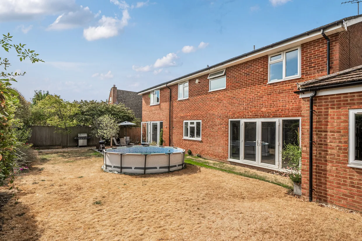 Knottocks End, Beaconsfield, HP9 photo 19