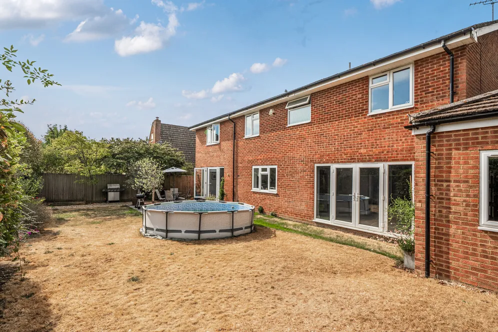 Knottocks End, Beaconsfield, HP9 photo 19