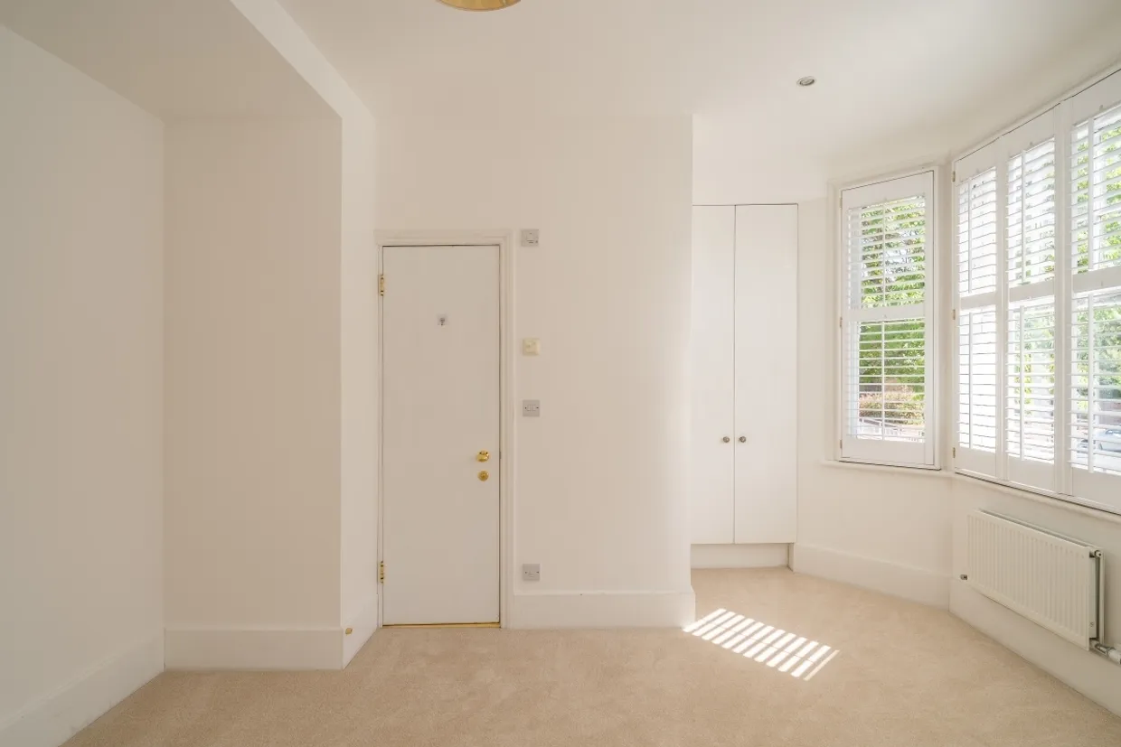Allfarthing Lane London SW18 photo 12