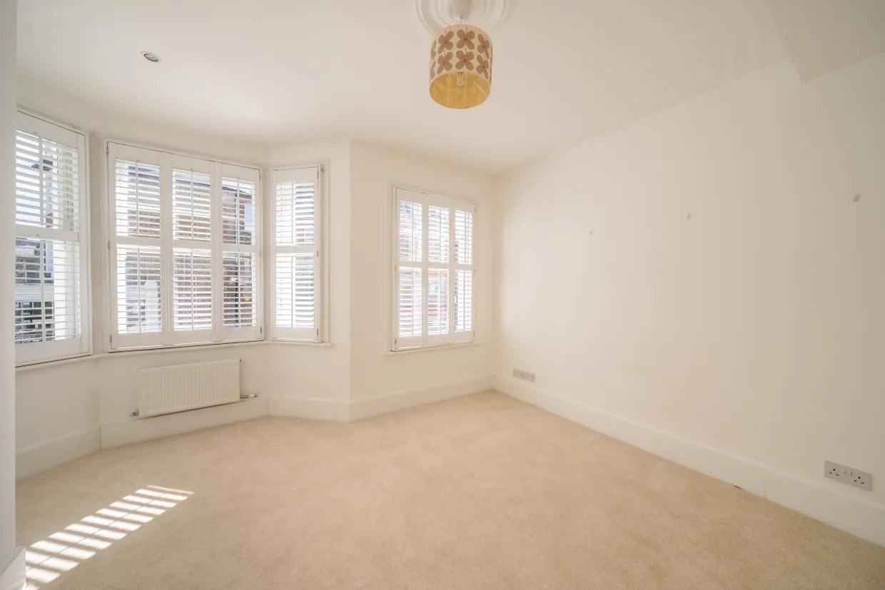 Allfarthing Lane London SW18 photo 13
