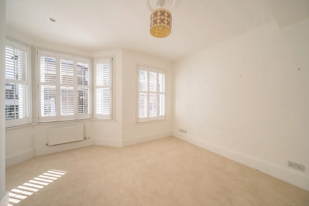 Allfarthing Lane London SW18 photo 13
