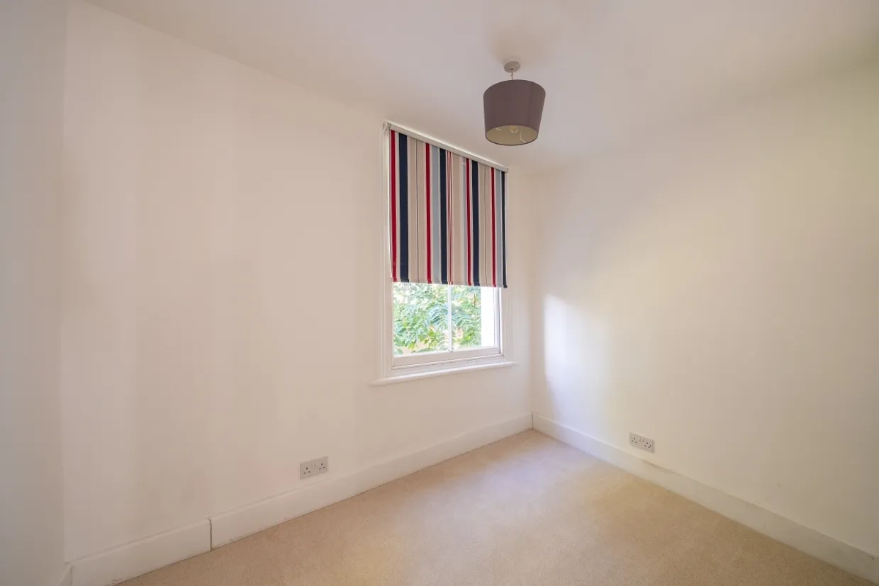 Allfarthing Lane London SW18 photo 16