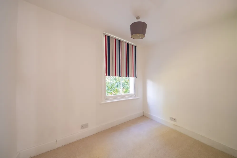 Allfarthing Lane London SW18 photo 16