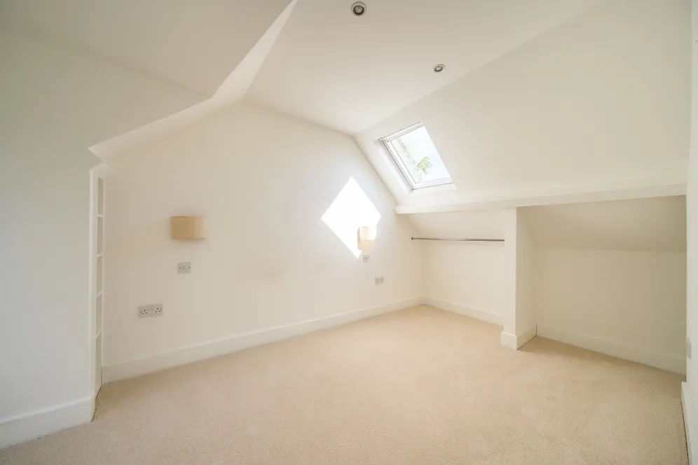 Allfarthing Lane London SW18 photo 19