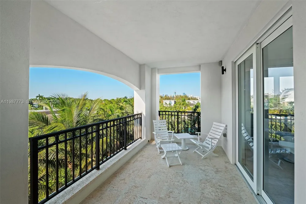 3535 Hiawatha Ave, Miami, FL 33133