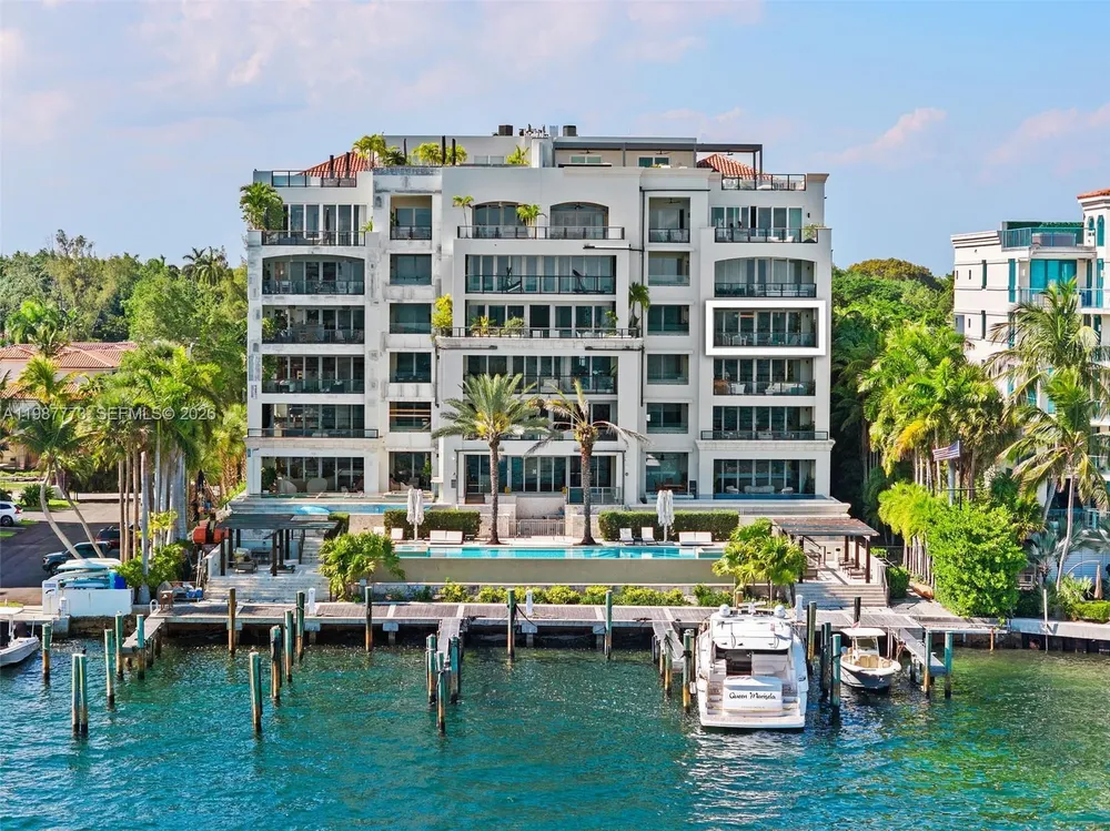 3535 Hiawatha Ave, Miami, FL 33133