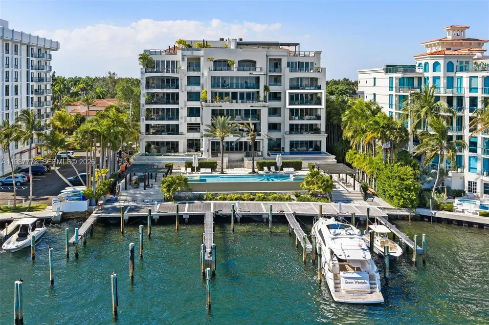 3535 Hiawatha Ave, Miami, FL 33133