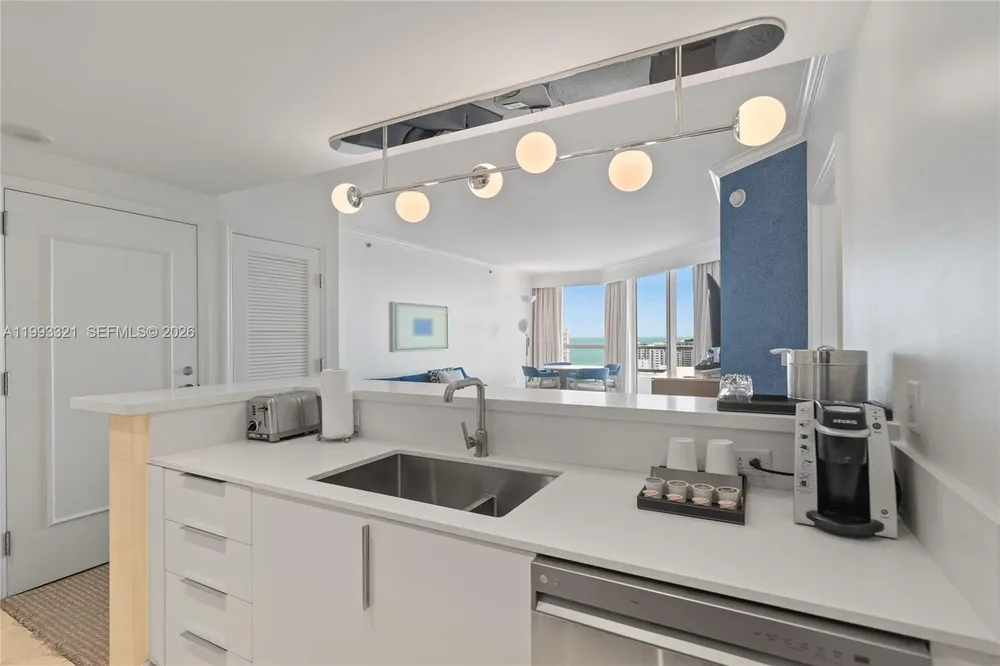 4401 Collins Ave, Miami Beach, FL 33140