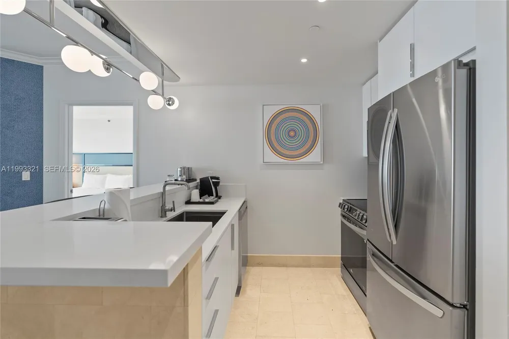 4401 Collins Ave, Miami Beach, FL 33140