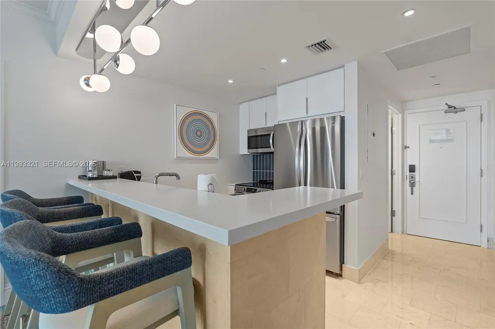 4401 Collins Ave, Miami Beach, FL 33140
