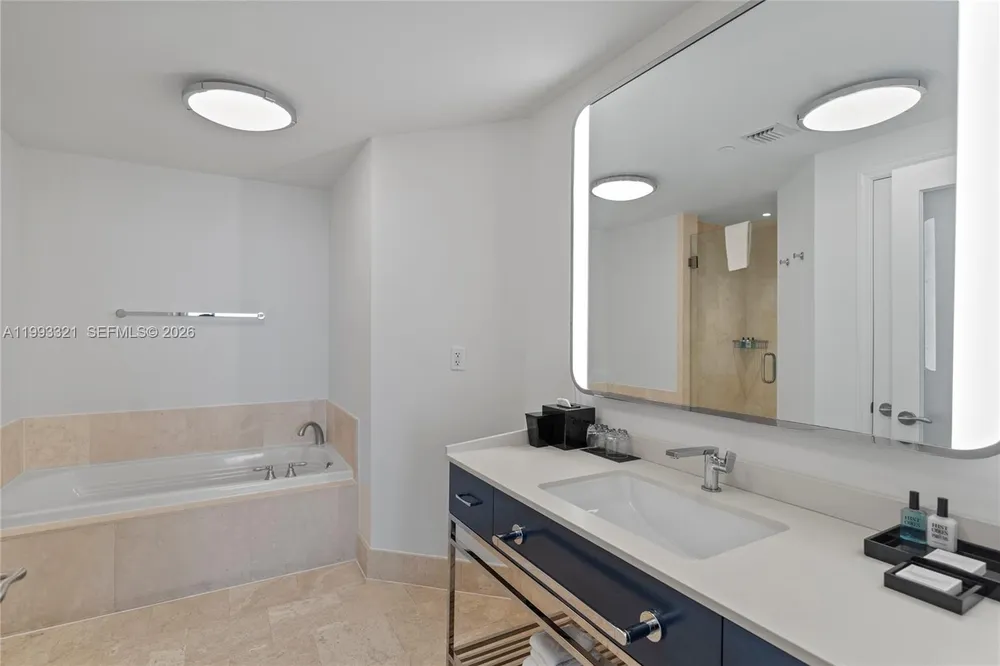 4401 Collins Ave, Miami Beach, FL 33140
