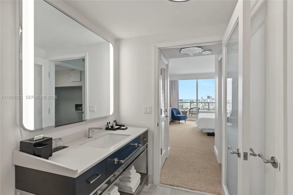 4401 Collins Ave, Miami Beach, FL 33140