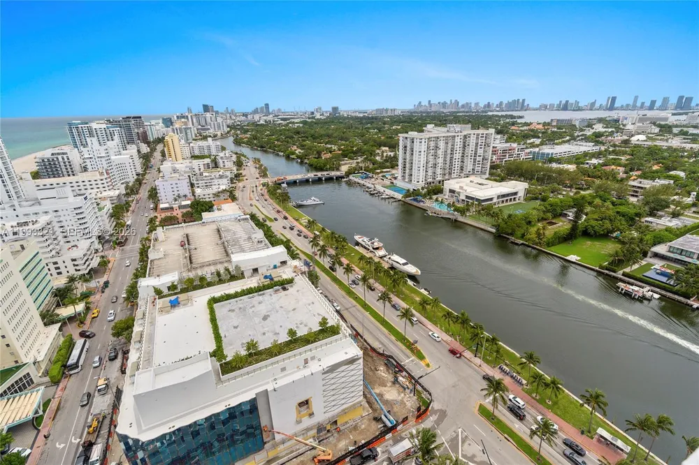 4401 Collins Ave, Miami Beach, FL 33140