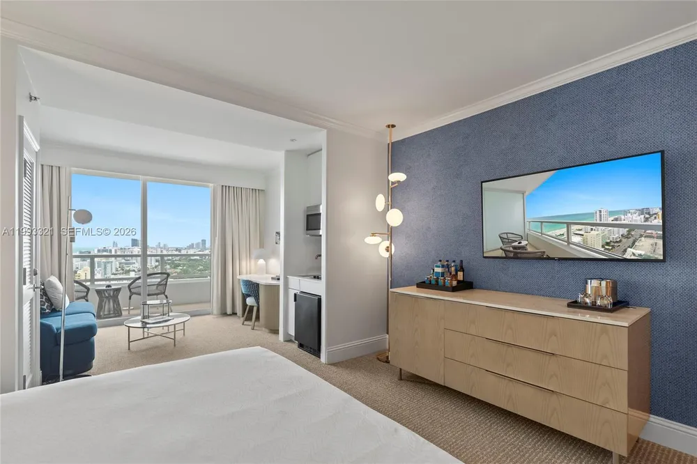 4401 Collins Ave, Miami Beach, FL 33140