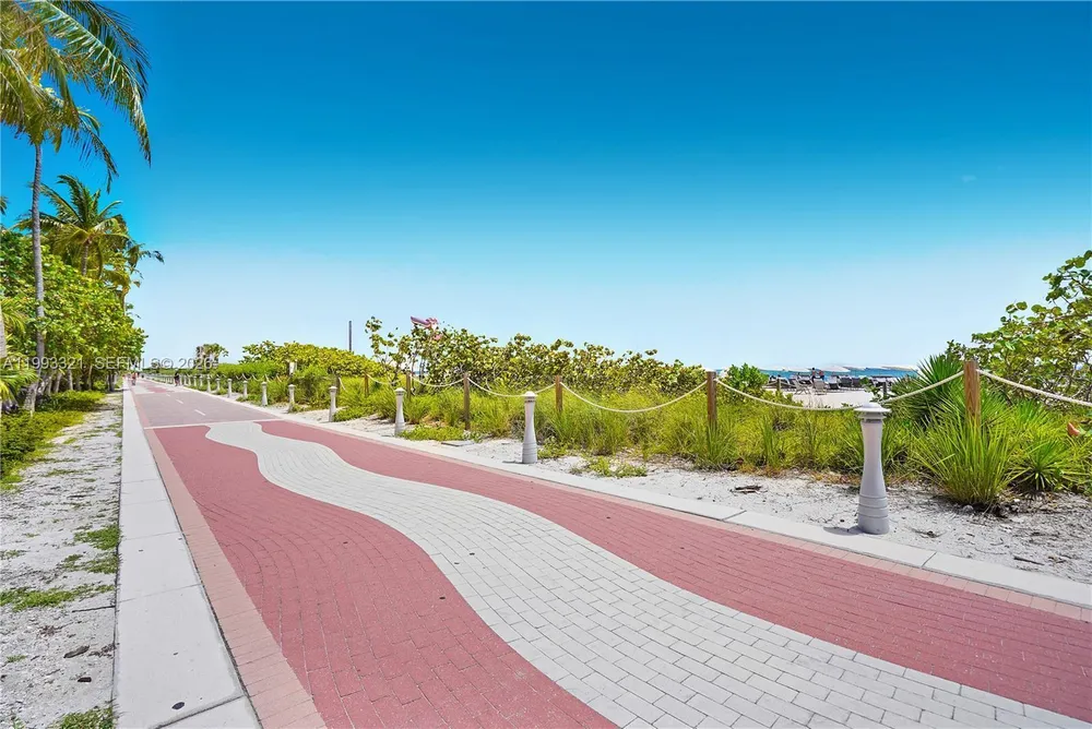 4401 Collins Ave, Miami Beach, FL 33140
