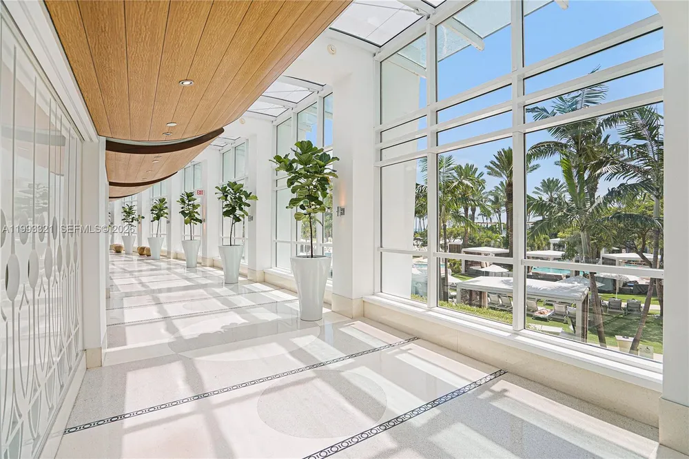 4401 Collins Ave, Miami Beach, FL 33140