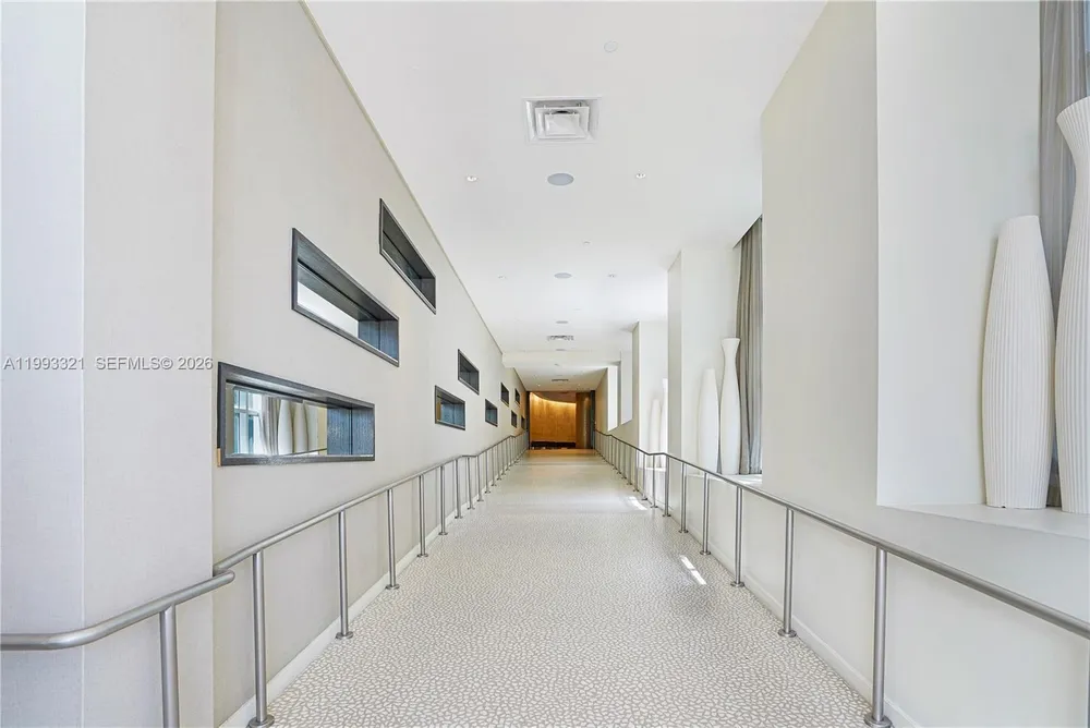 4401 Collins Ave, Miami Beach, FL 33140