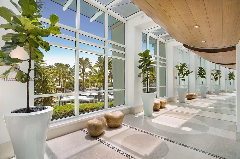 4401 Collins Ave, Miami Beach, FL 33140