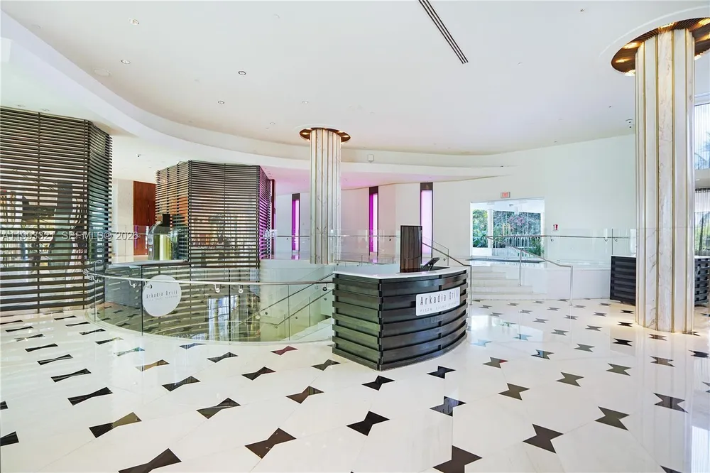 4401 Collins Ave, Miami Beach, FL 33140