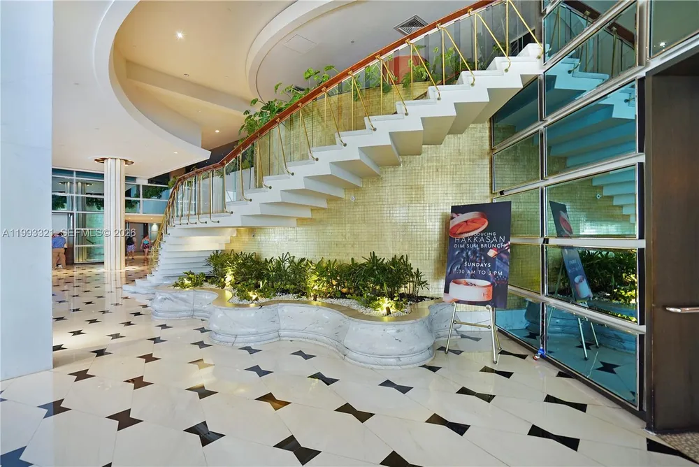 4401 Collins Ave, Miami Beach, FL 33140