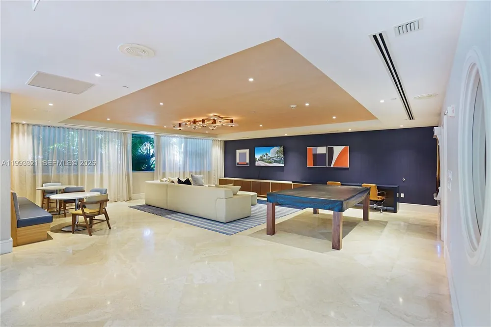 4401 Collins Ave, Miami Beach, FL 33140
