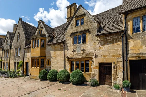 High Street, Chipping Campden, GL55 photo 1