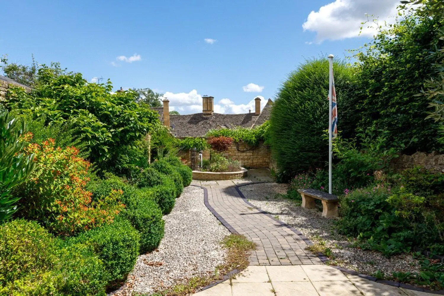 High Street, Chipping Campden, GL55 photo 16