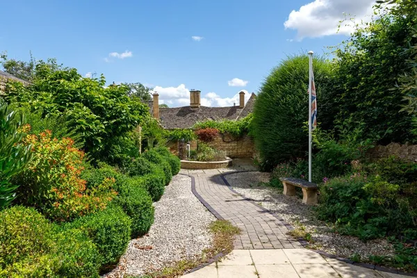 High Street, Chipping Campden, GL55 photo 16