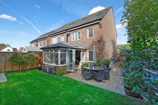 Donald Gardens, Hookwood, Horley, Surrey, RH6