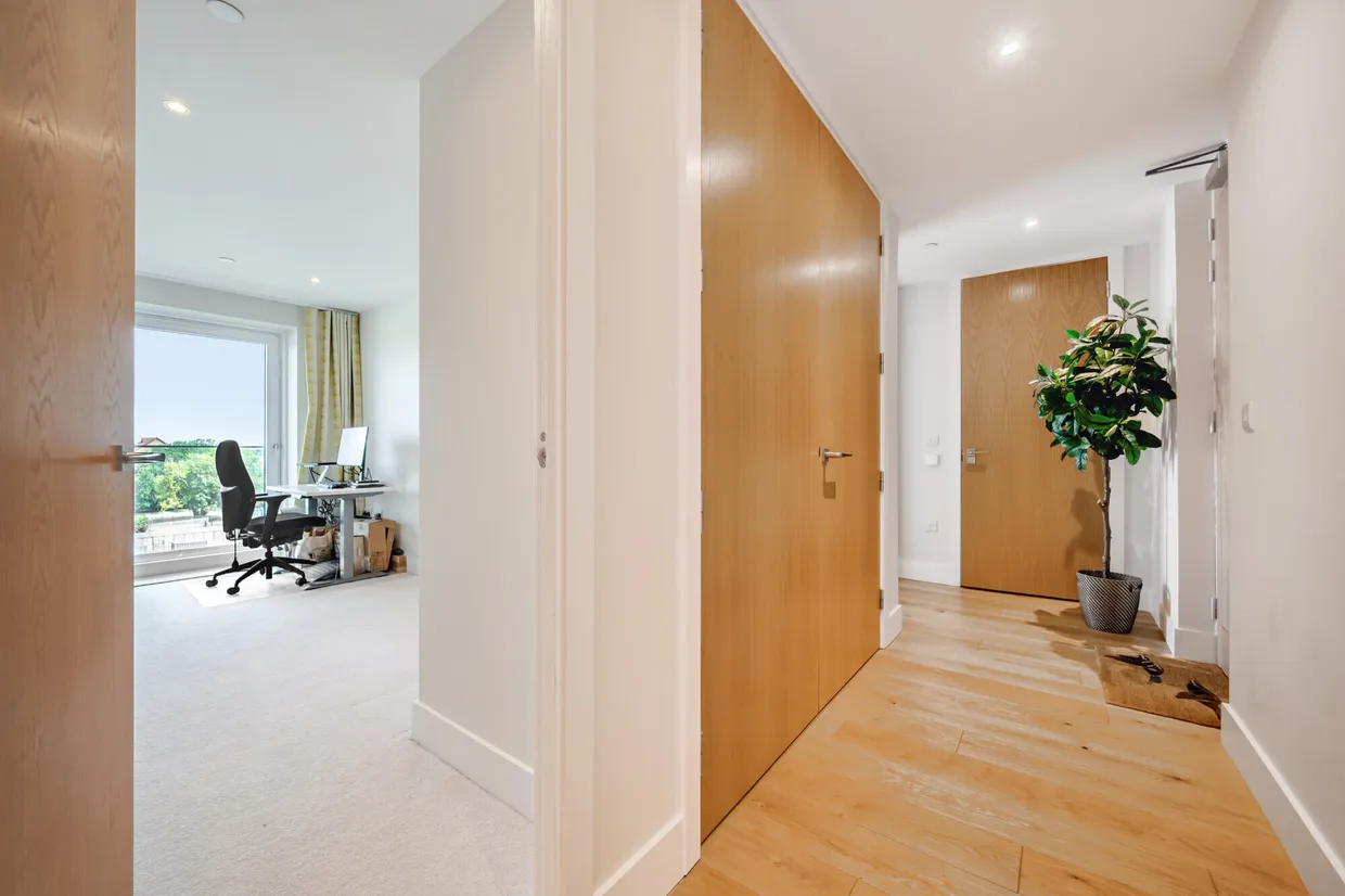 Acton Walk, Whetstone, N20 photo 14