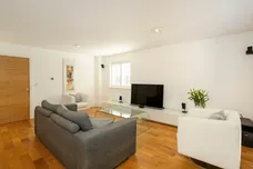 Princes Place, Four Marks, GU34 photo 8
