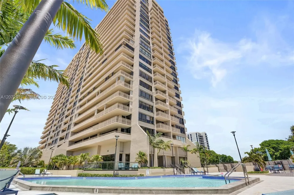 11113 Biscayne Blvd, Miami, FL 33181