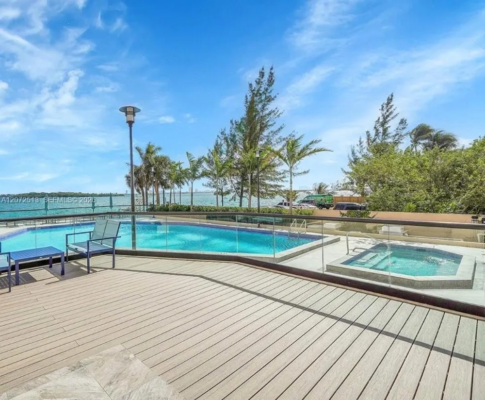 11113 Biscayne Blvd, Miami, FL 33181