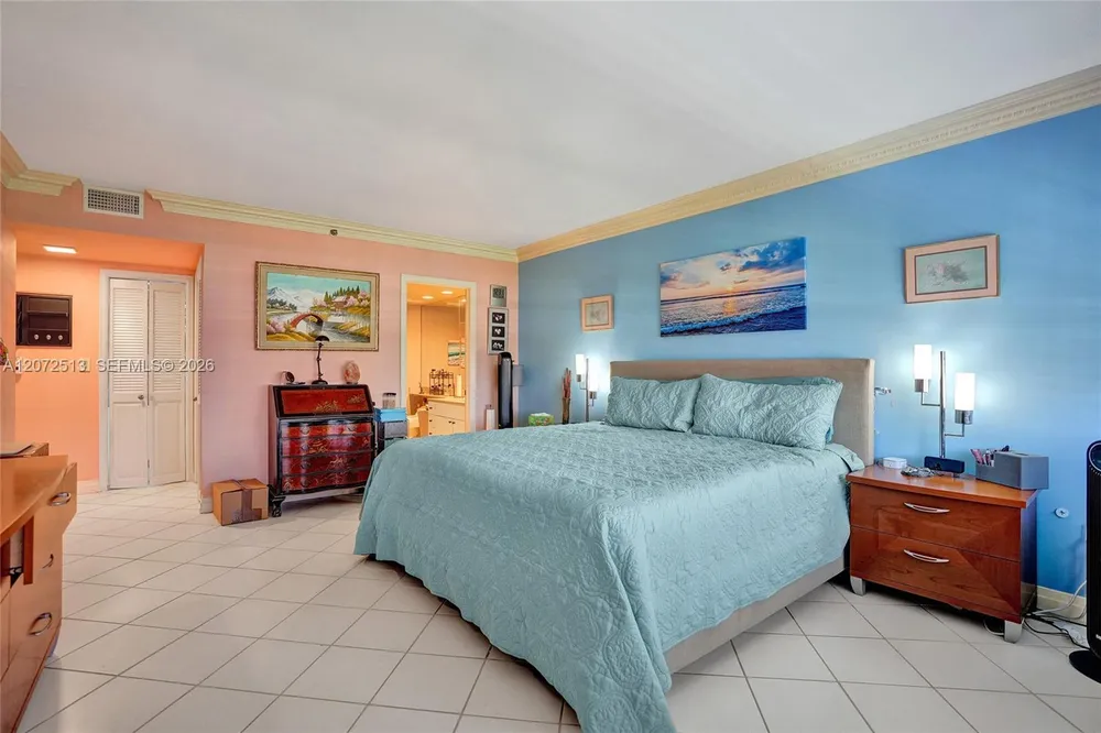 11113 Biscayne Blvd, Miami, FL 33181
