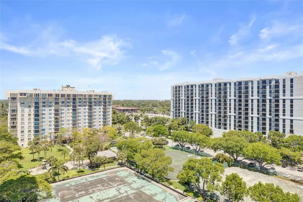 11113 Biscayne Blvd, Miami, FL 33181