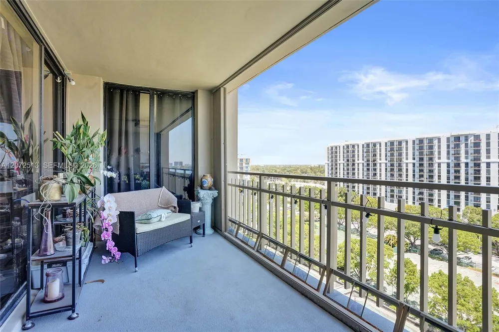 11113 Biscayne Blvd, Miami, FL 33181